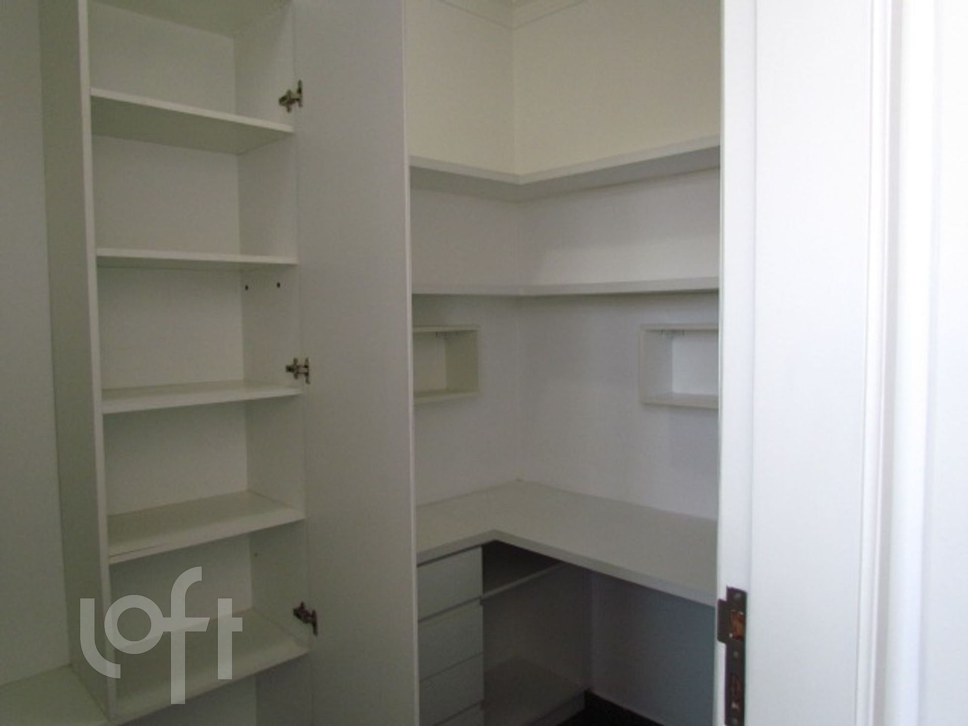 Apartamento à venda com 2 quartos, 80m² - Foto 2