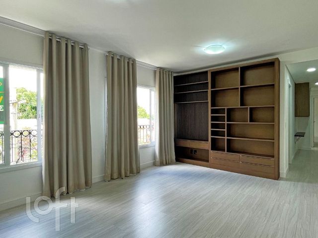 Apartamento com 81m², 2 dormitórios, 1 suíte, 2 vagas, Jardim Botânico em Porto Alegre