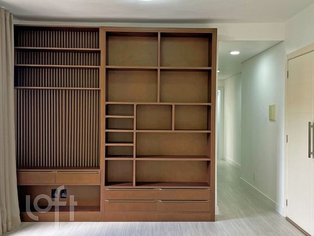 Apartamento com 81m², 2 dormitórios, 1 suíte, 2 vagas, Jardim Botânico em Porto Alegre