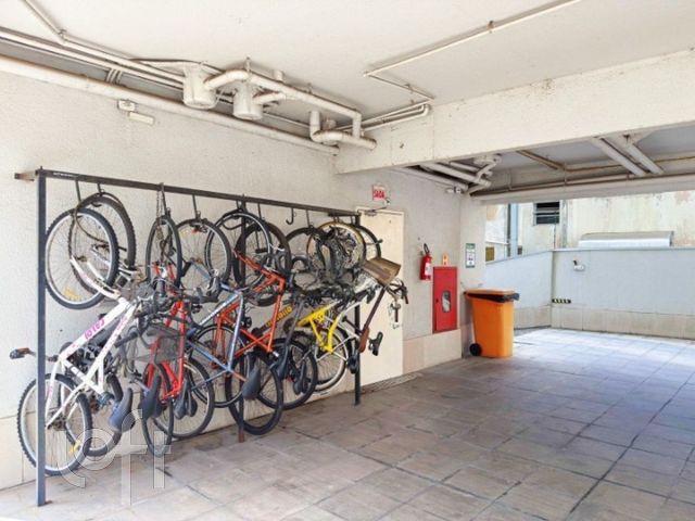 Apartamento com 58m², 2 dormitórios, 1 vaga, Menino Deus em Porto Alegre