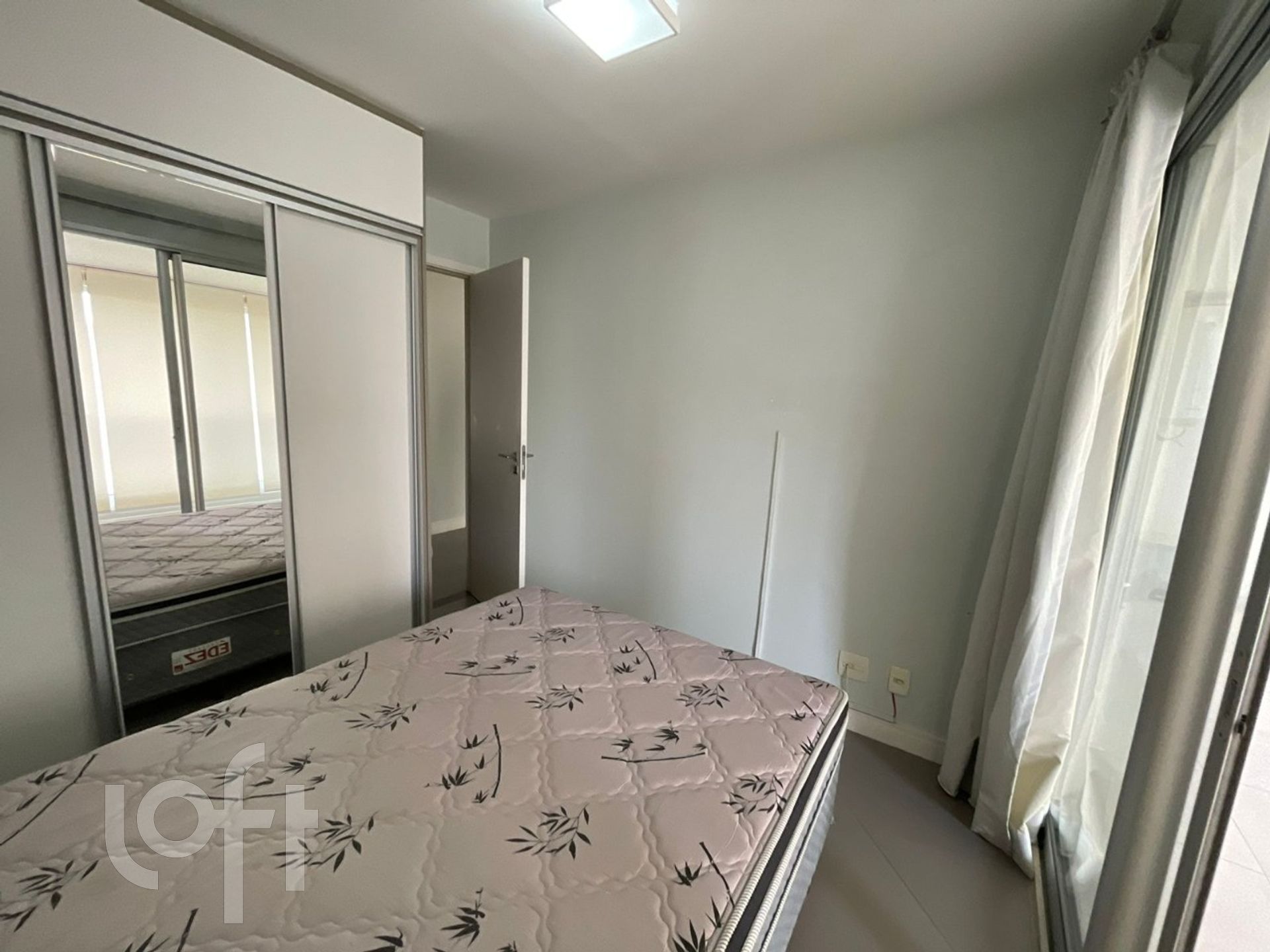 Apartamento à venda com 1 quarto, 52m² - Foto 4