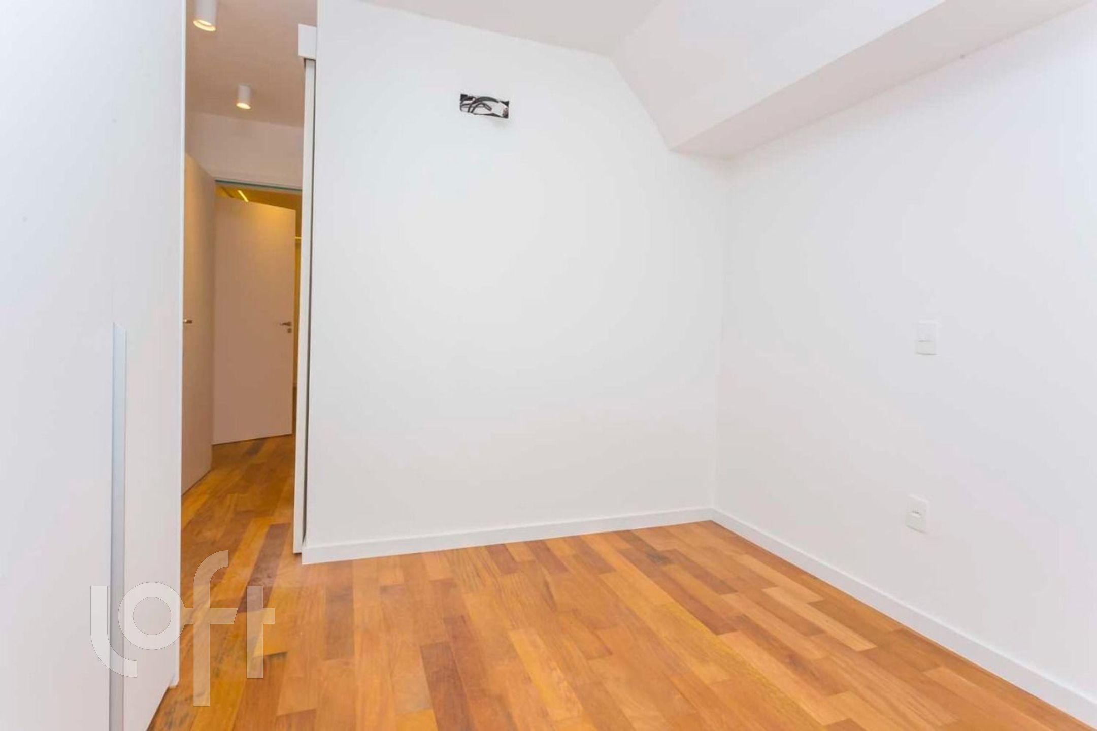 Apartamento à venda com 4 quartos, 300m² - Foto 7