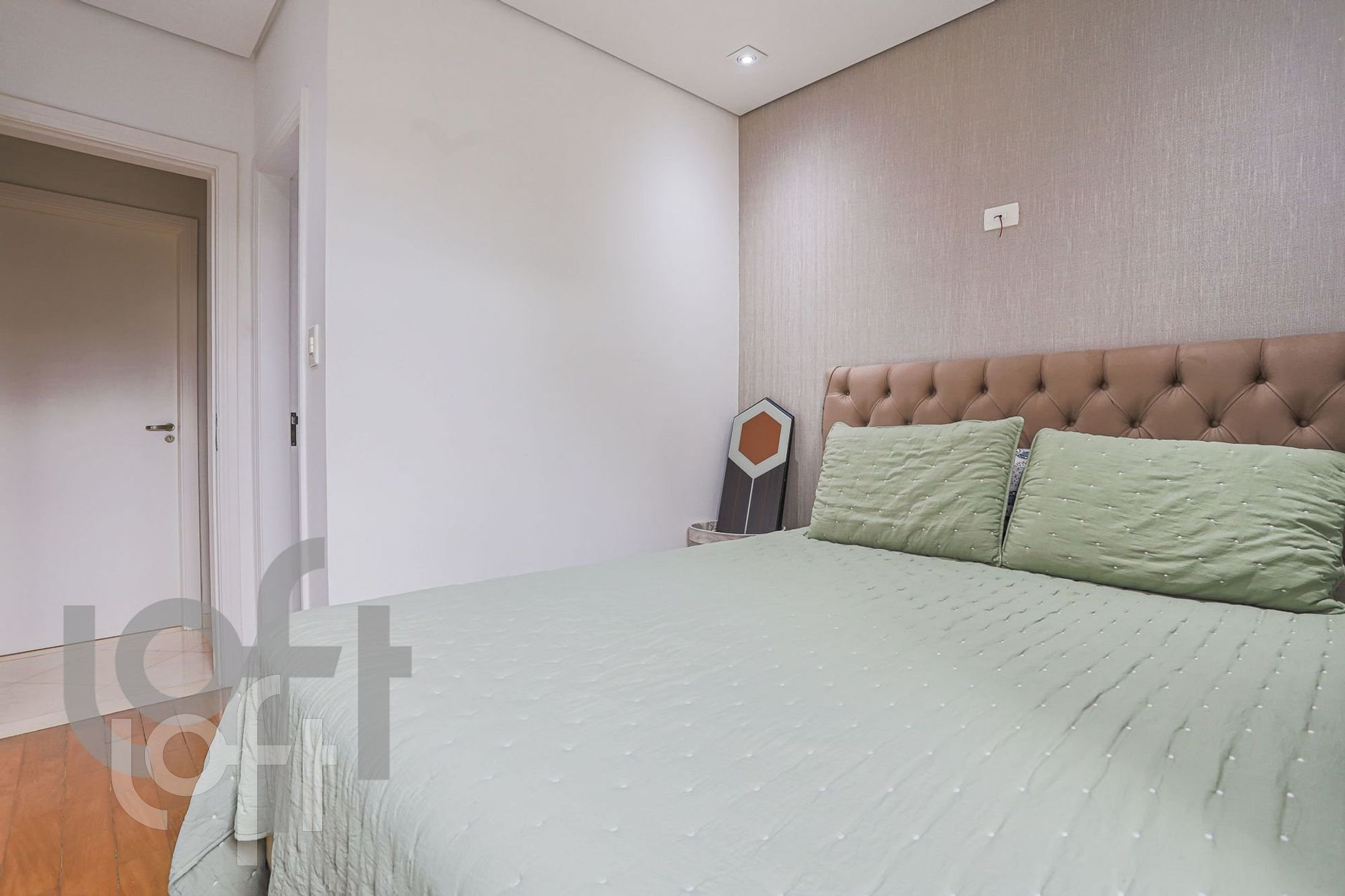 Apartamento à venda com 3 quartos, 145m² - Foto 3