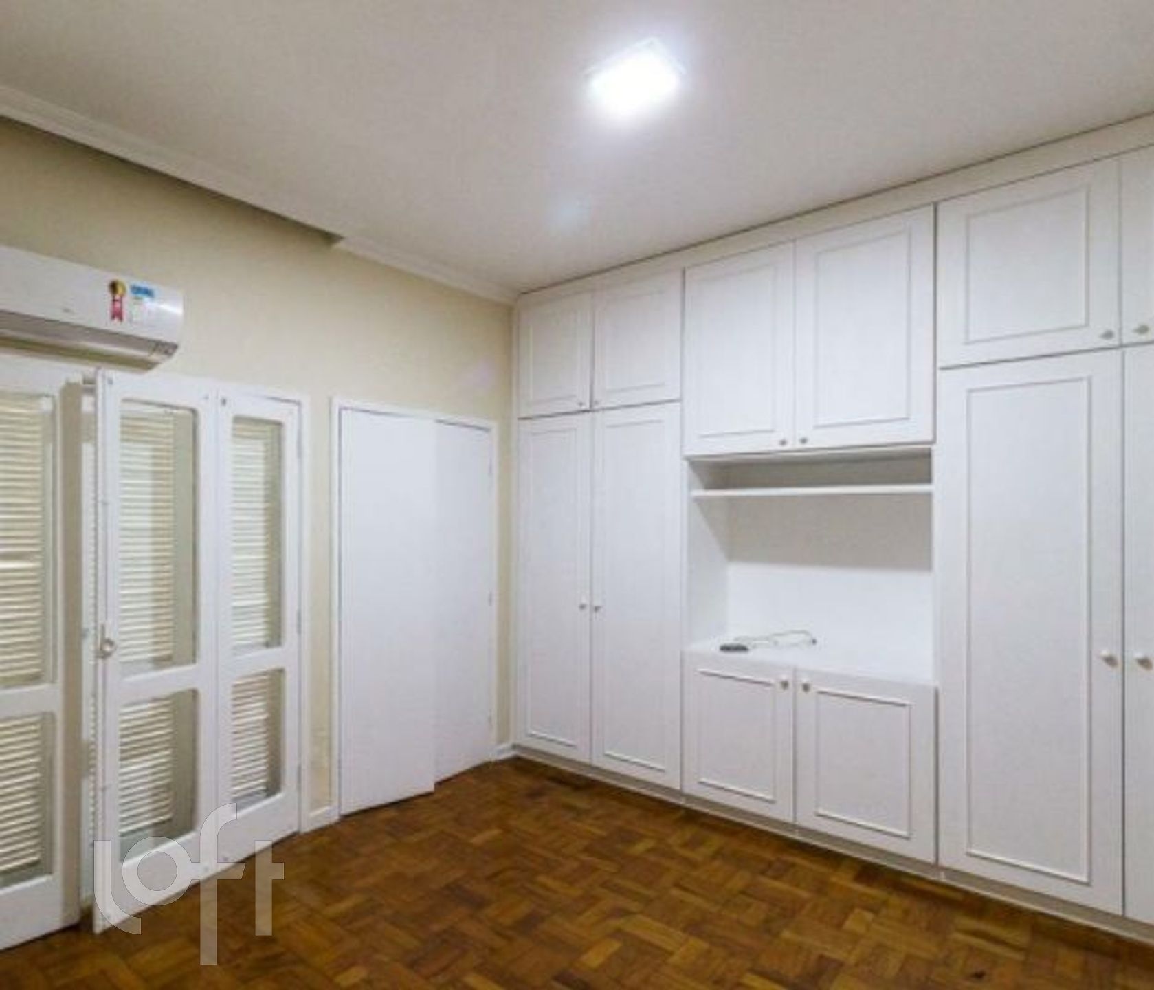 Apartamento à venda com 4 quartos, 198m² - Foto 2