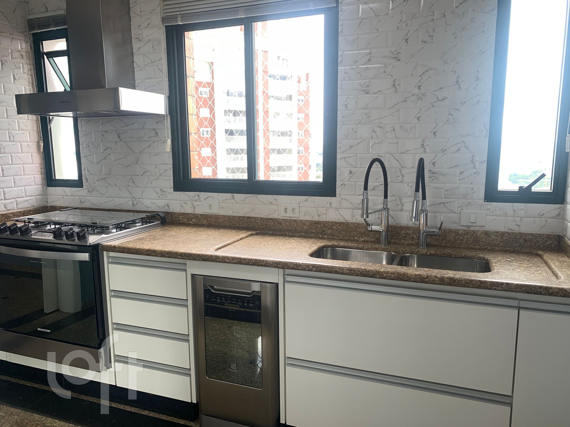 Apartamento à venda com 3 quartos, 257m² - Foto 31