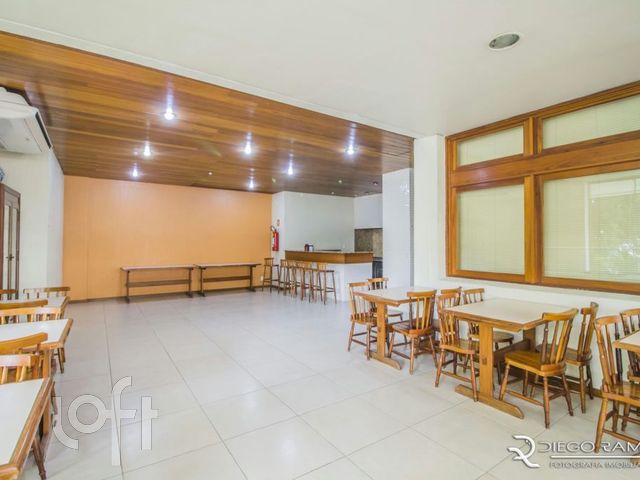 Apartamento com 111m², 2 dormitórios, 1 suíte, 1 vaga, Menino Deus em Porto Alegre