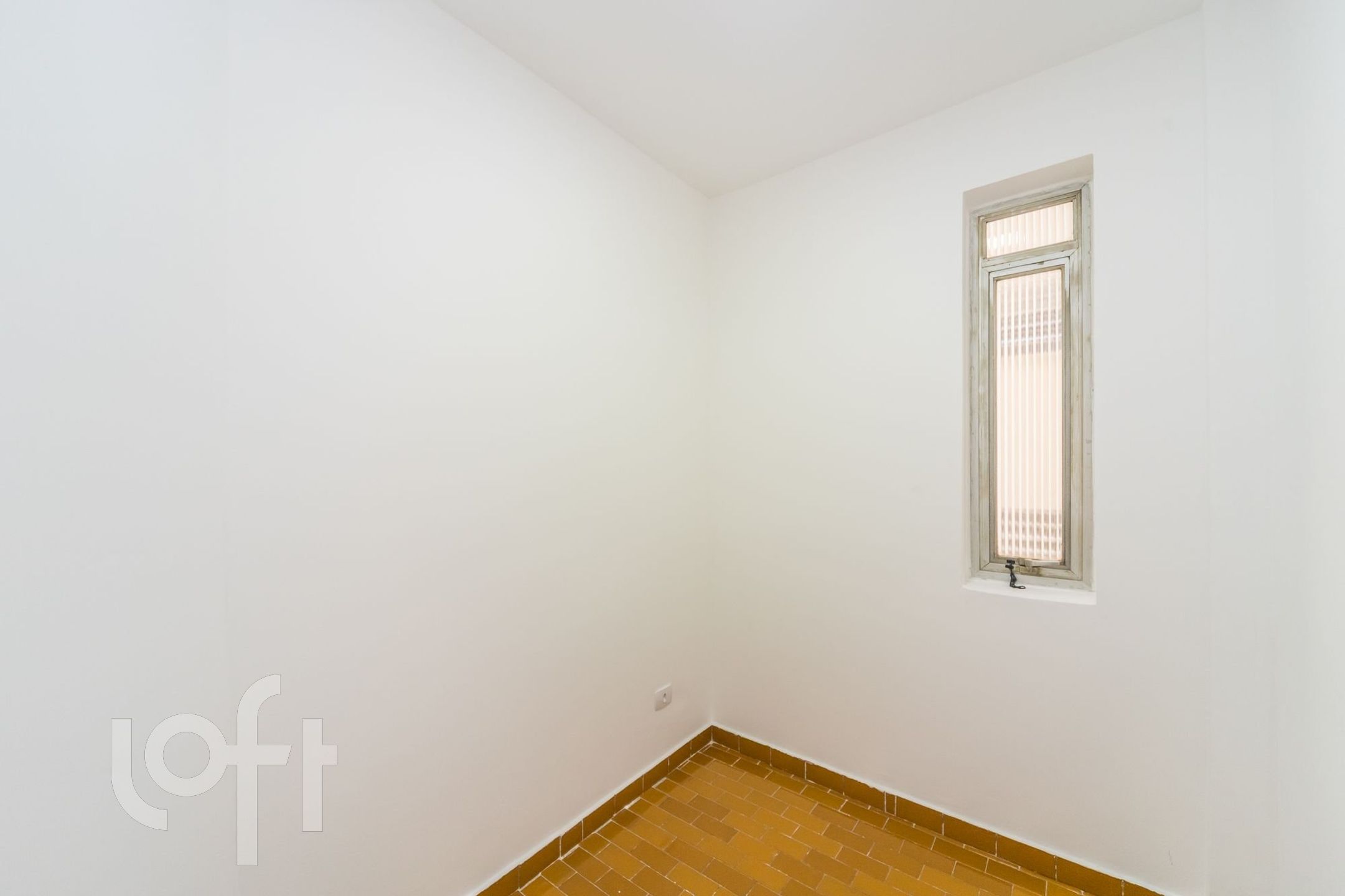 Apartamento à venda com 3 quartos, 145m² - Foto 2