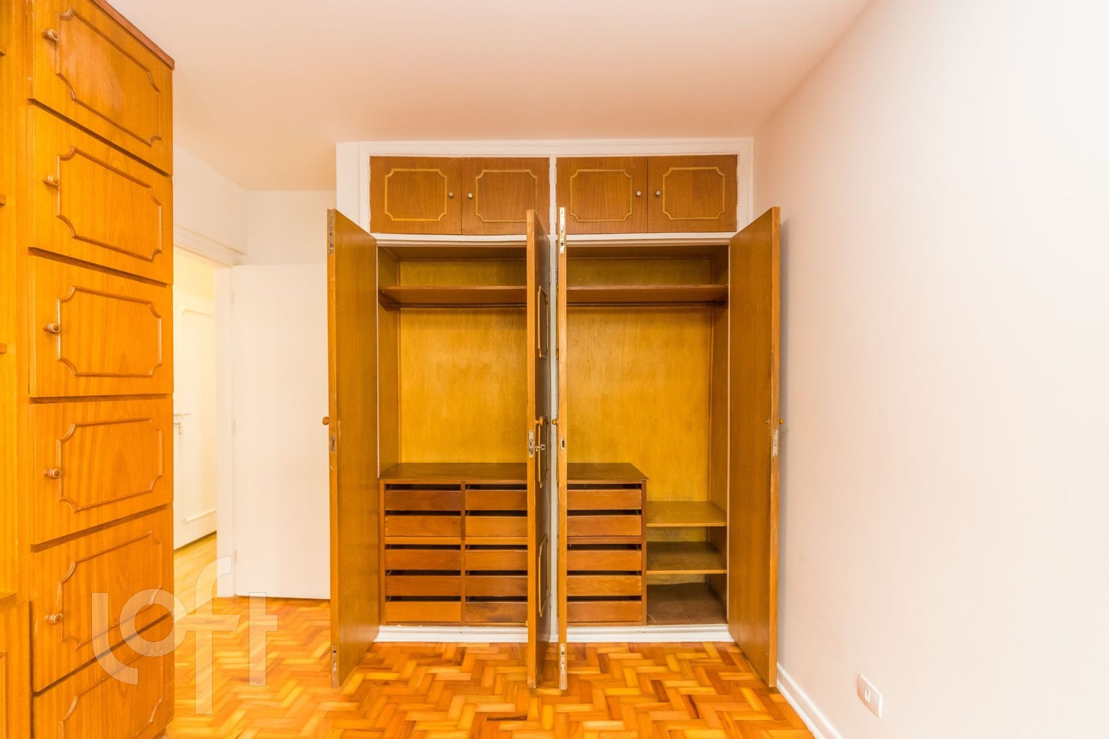 Apartamento à venda com 3 quartos, 145m² - Foto 8