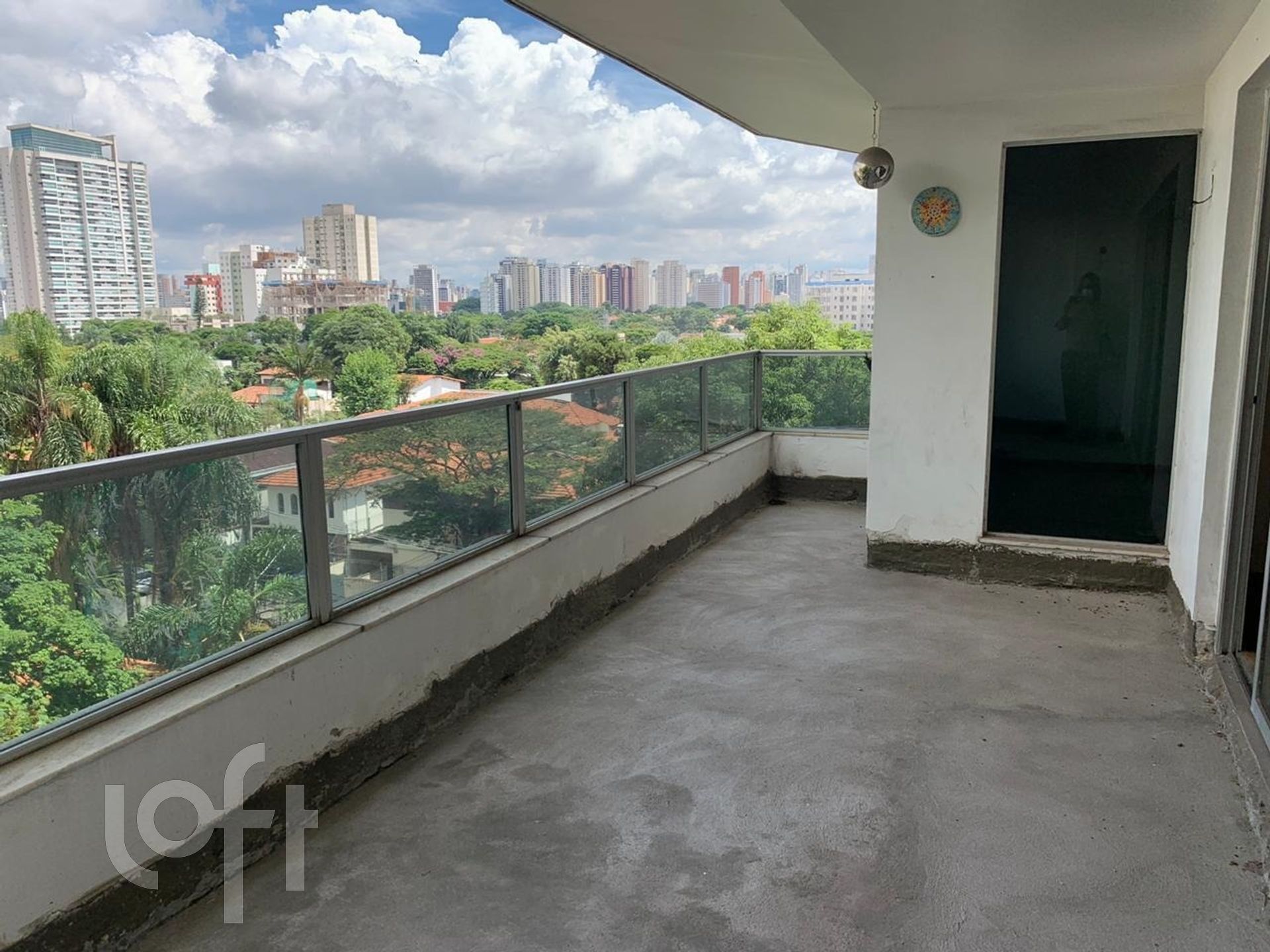 Apartamento à venda com 4 quartos, 333m² - Foto 2