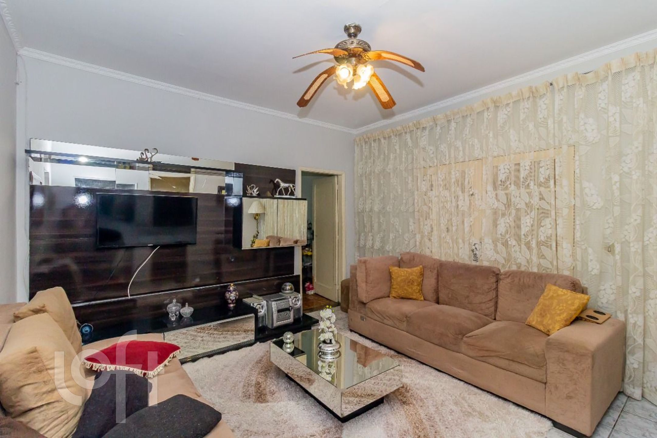 Casa à venda em Carrão com 180 m², 3 quartos