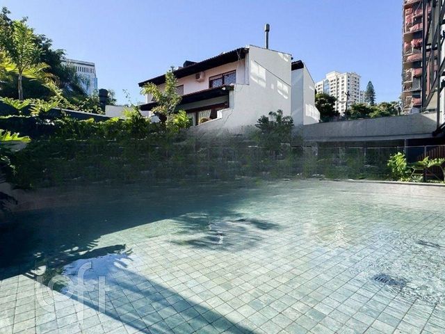 Apartamento com 170m², 3 dormitórios, 3 suítes, 3 vagas, Petrópolis em Porto Alegre