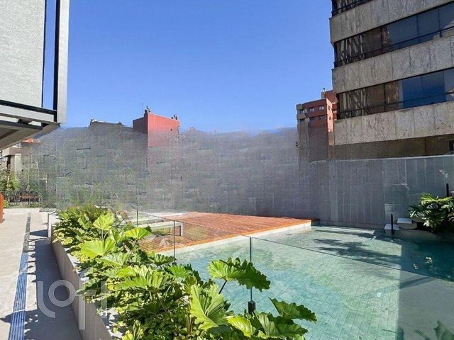 Apartamento com 170m², 3 dormitórios, 3 suítes, 3 vagas, Petrópolis em Porto Alegre