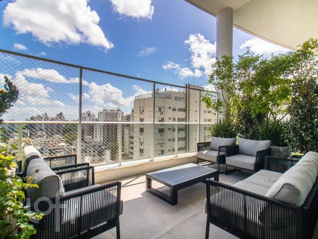 Apartamento com 294m², 4 dormitórios, 4 suítes, 4 vagas, Bela Vista em Porto Alegre