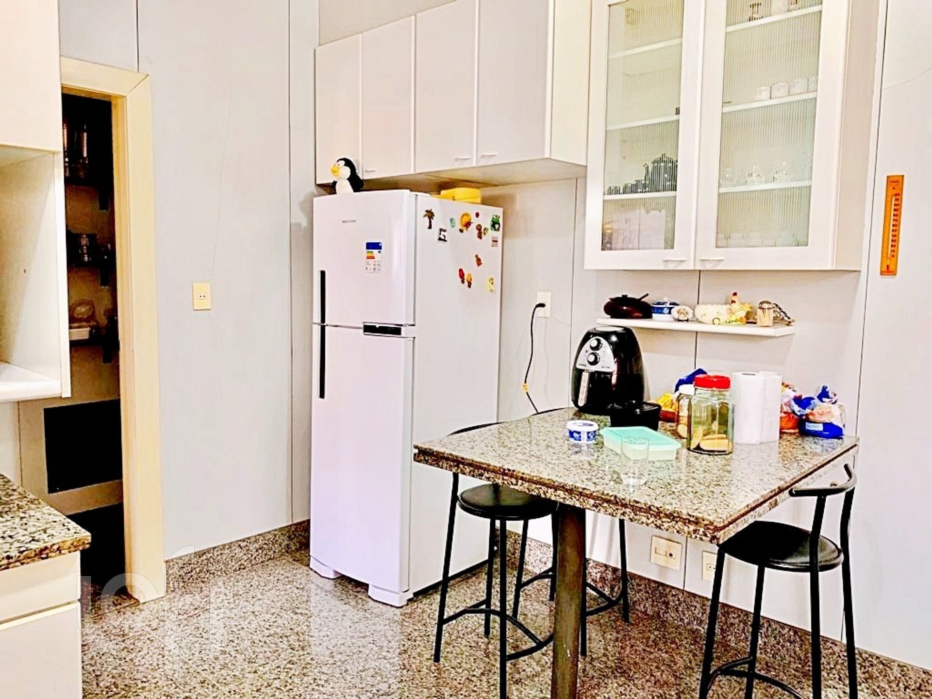 Apartamento à venda com 4 quartos, 235m² - Foto 17