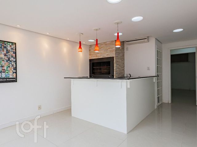 Apartamento com 65m², 2 dormitórios, 2 suítes, Floresta em Porto Alegre