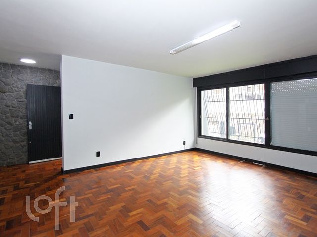 Casa com 250m², 5 dormitórios, 3 suítes, 4 vagas, Higienópolis em Porto Alegre