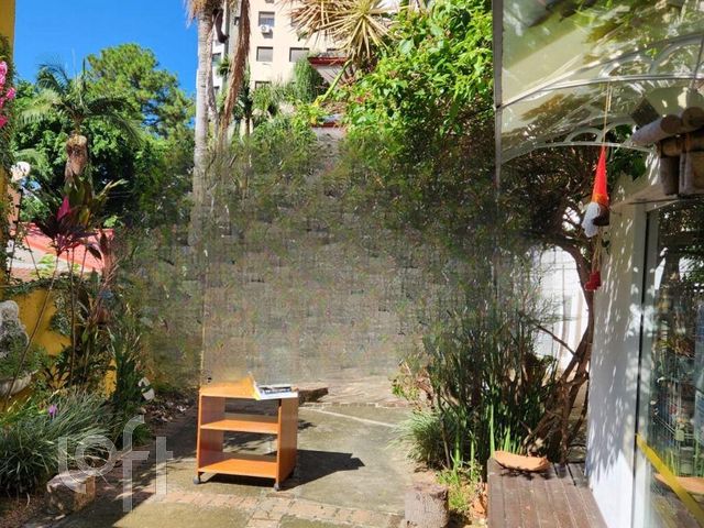 Casa com 180m², 4 dormitórios, 1 suíte, Petrópolis em Porto Alegre