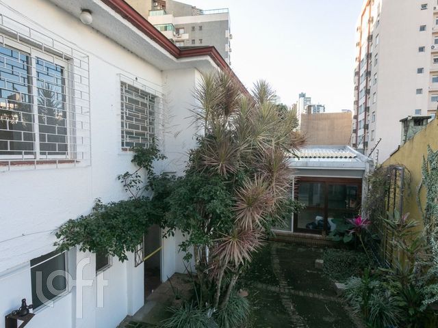 Casa com 180m², 4 dormitórios, 1 suíte, Petrópolis em Porto Alegre