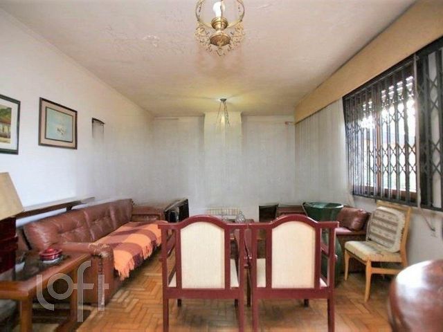 Casa com 258m², 3 dormitórios, 1 suíte, 3 vagas, Vila Ipiranga em Porto Alegre