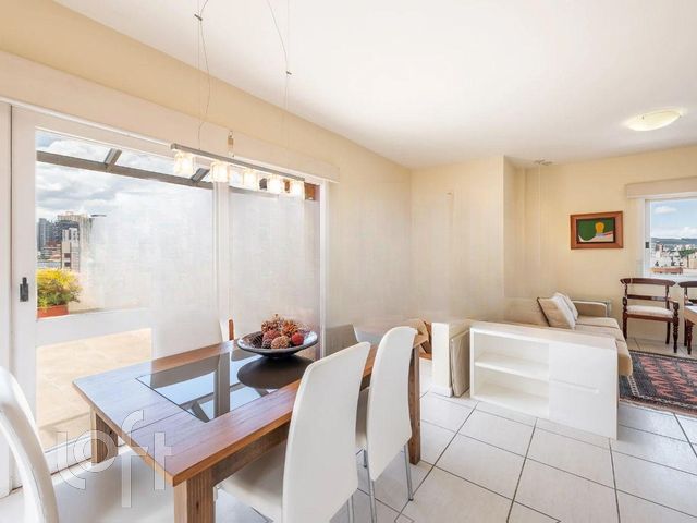 Apartamento com 170m², 2 dormitórios, 1 suíte, 2 vagas, Bela Vista em Porto Alegre