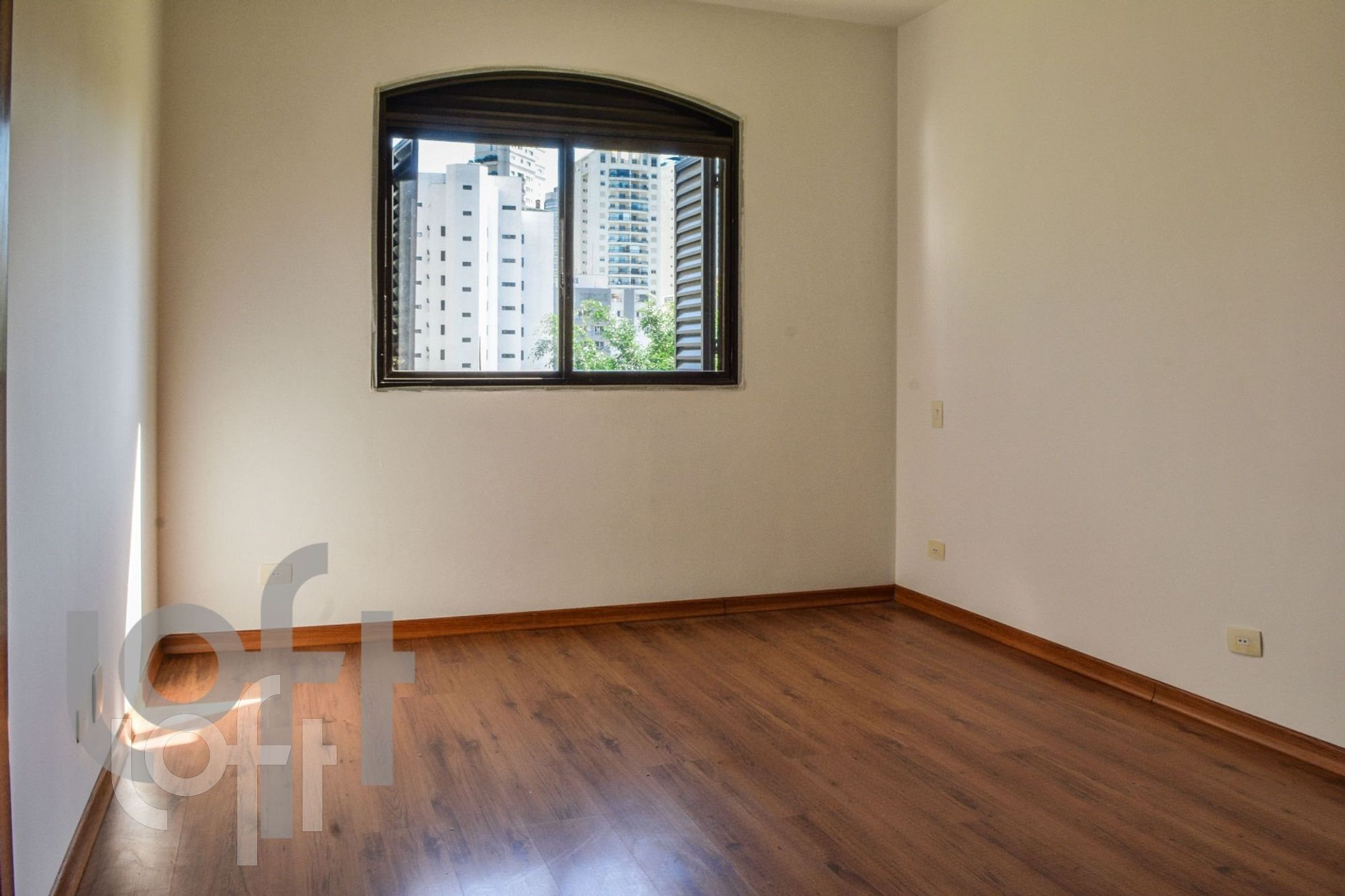 Apartamento à venda com 4 quartos, 250m² - Foto 31