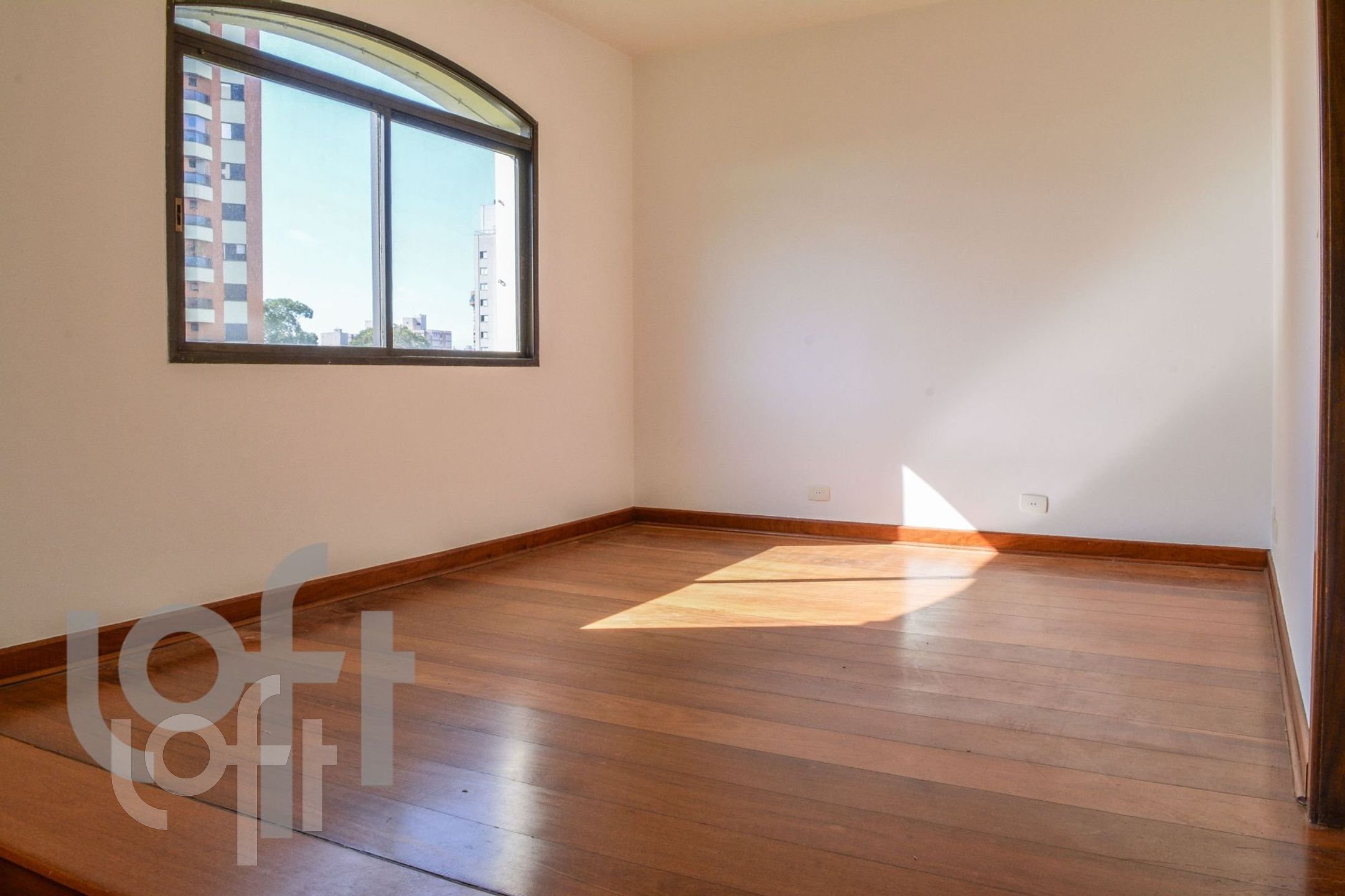 Apartamento à venda com 4 quartos, 250m² - Foto 18