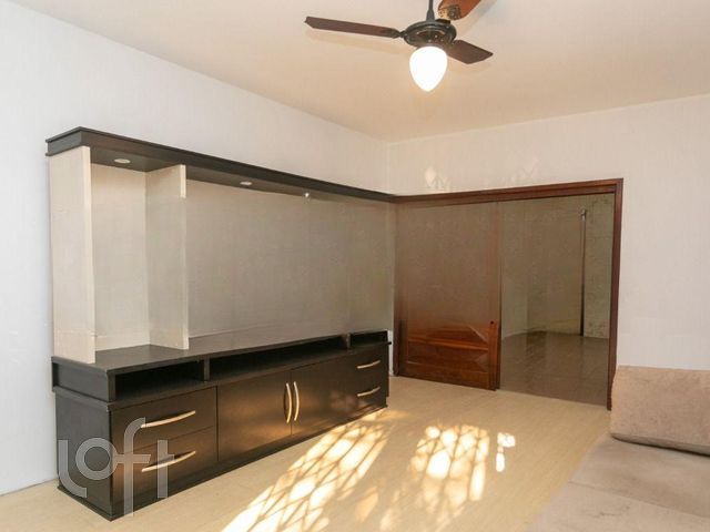 Casa com 116m², 3 dormitórios, 1 vaga, Petrópolis em Porto Alegre