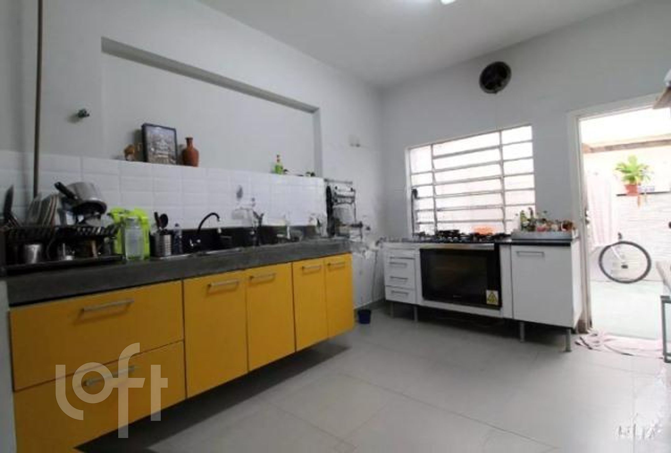 Casa à venda com 3 quartos, 225m² - Foto 4