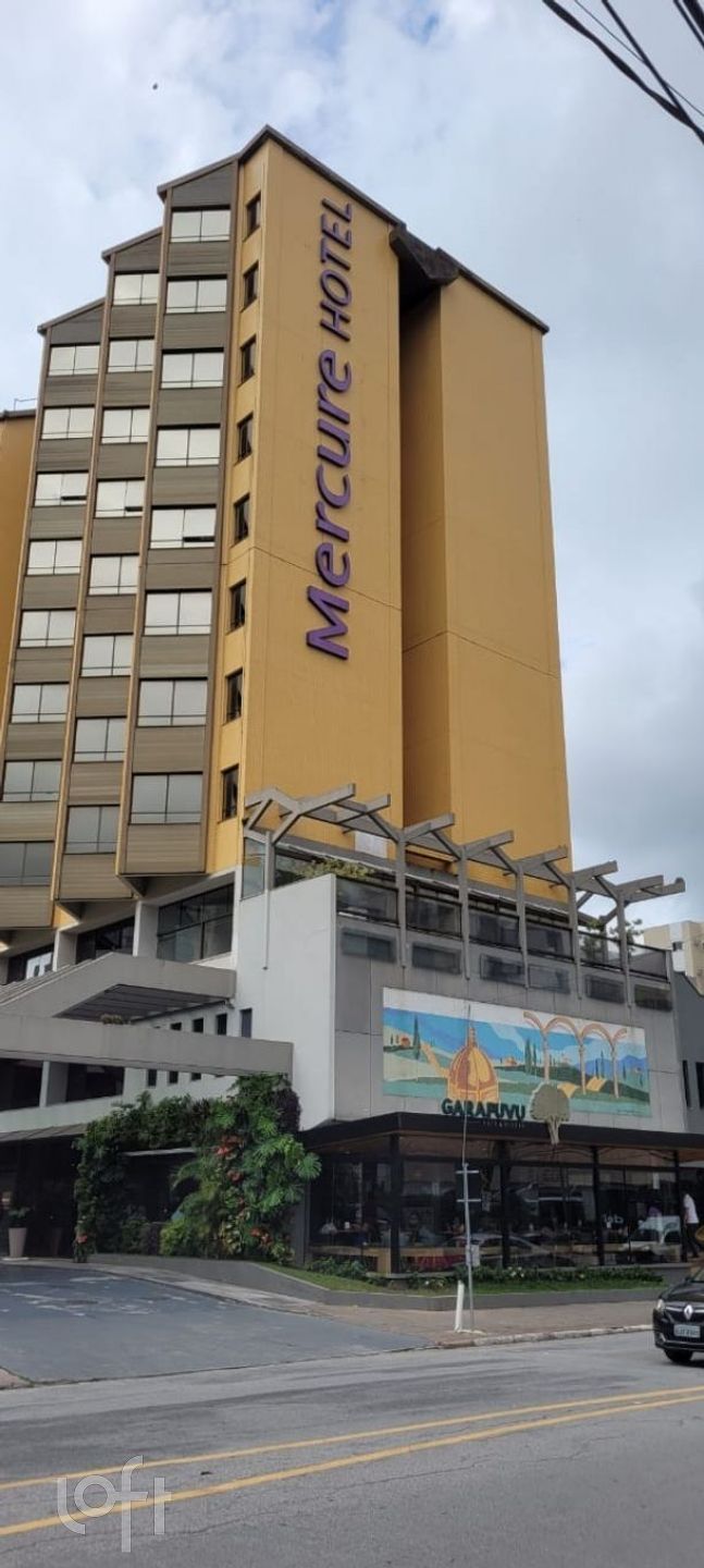 Apartamento à venda em Itacorubi com 24 m², 1 quarto, 1 vaga