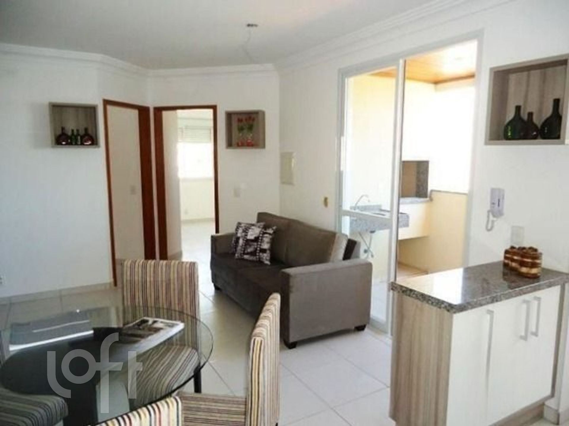 Apartamentos com 99m², 3 quartos, 3 suítes, 2 garagens, no bairro Coloninha em Florianópolis