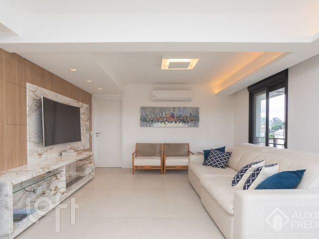 Apartamento com 108m², 2 dormitórios, 1 suíte, 2 vagas, Auxiliadora em Porto Alegre
