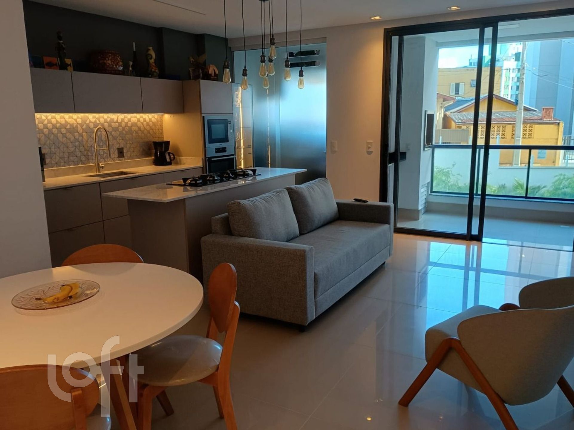 Apartamentos com 79m², 2 quartos, 1 suíte, 2 garagens, no bairro Agronômica em Florianópolis