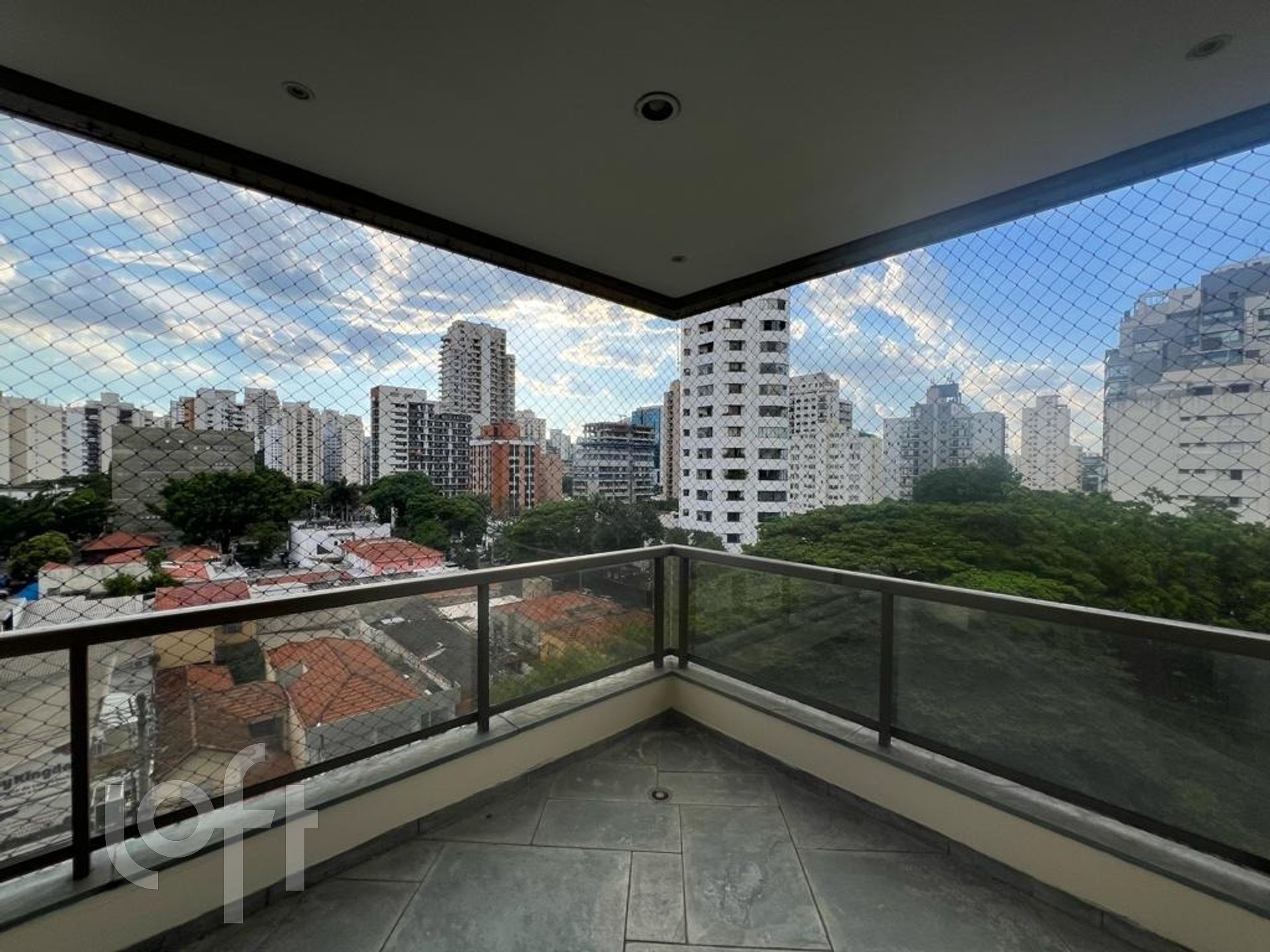 Apartamento à venda com 4 quartos, 173m² - Foto 2