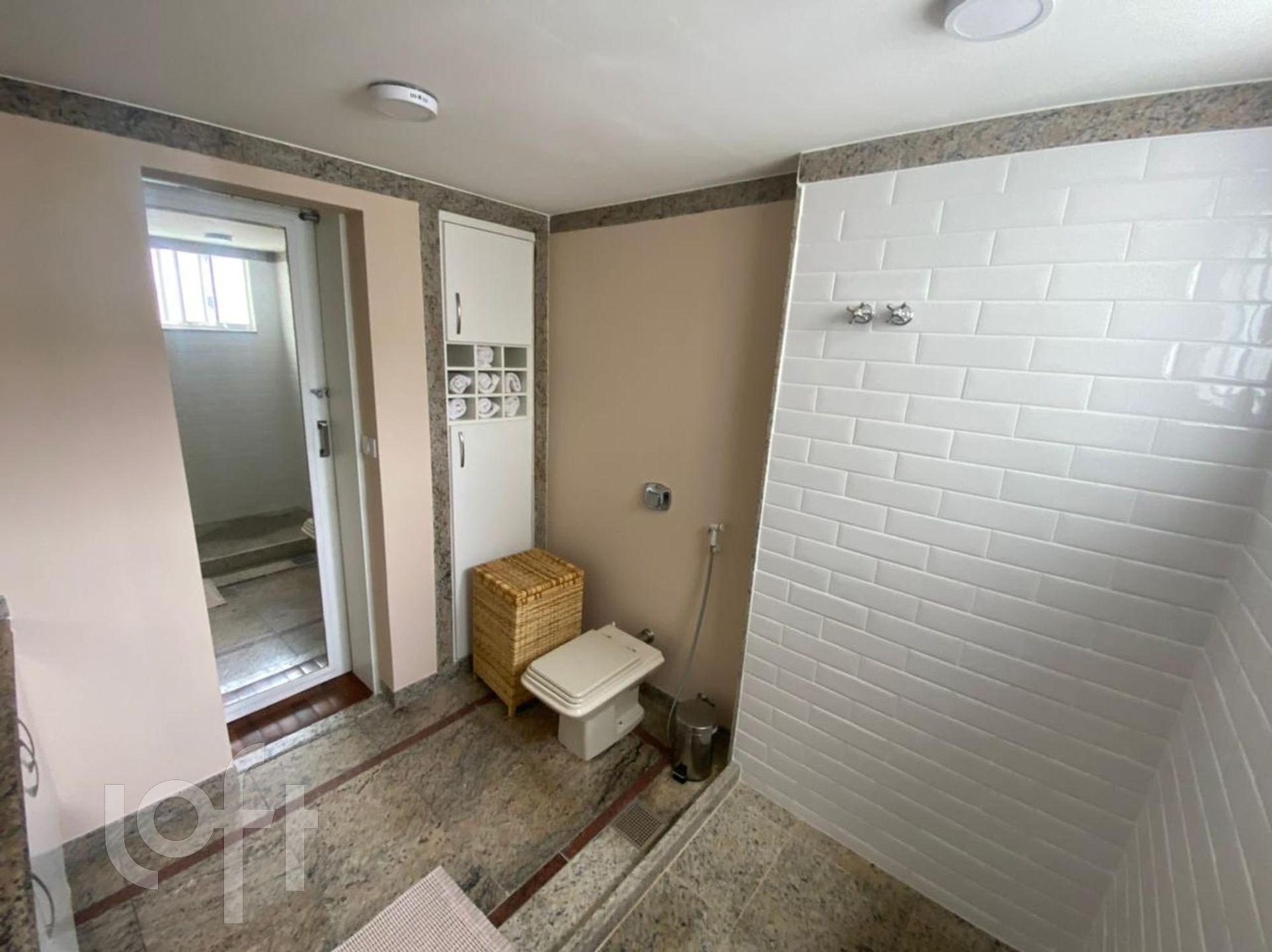 Apartamento à venda com 4 quartos, 134m² - Foto 2