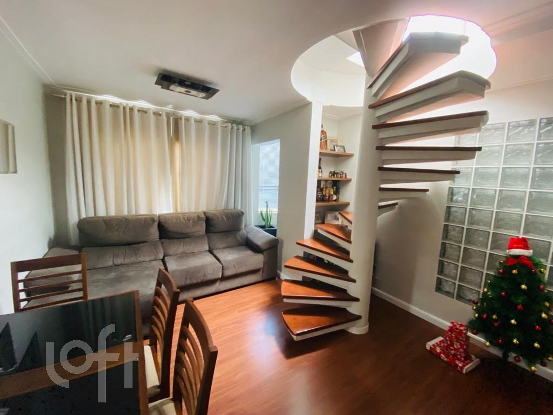 Apartamento à venda com 3 quartos, 114m² - Foto 1