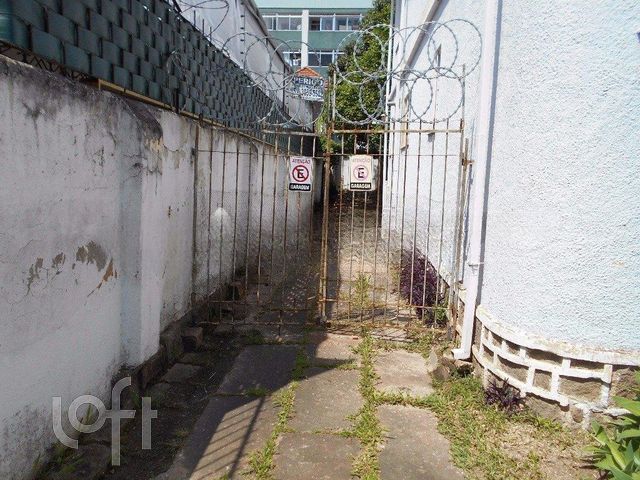 Casa com 260m², 4 dormitórios, 1 suíte, 5 vagas, Menino Deus em Porto Alegre