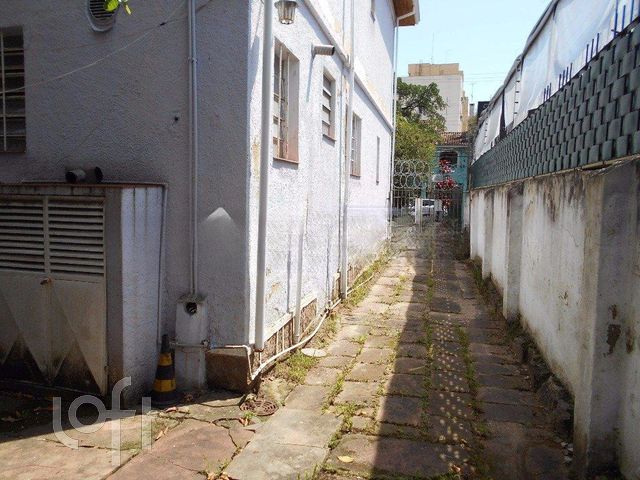 Casa com 260m², 4 dormitórios, 1 suíte, 5 vagas, Menino Deus em Porto Alegre