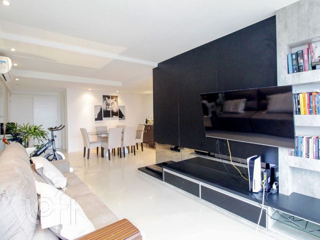 Apartamento com 101m², 3 dormitórios, 1 suíte, 2 vagas, Vila Ipiranga em Porto Alegre