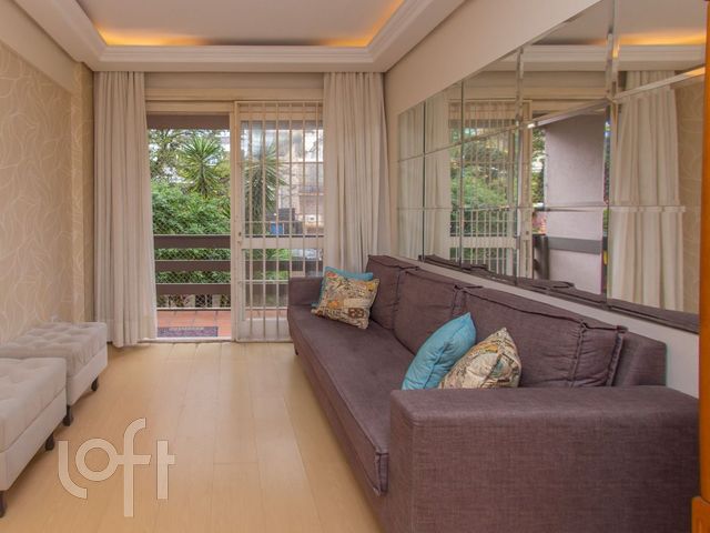 Apartamento com 57m², 2 dormitórios, 1 vaga, Auxiliadora em Porto Alegre