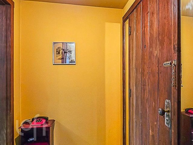 Apartamento com 104m², 3 dormitórios, 1 suíte, 2 vagas, Petrópolis em Porto Alegre