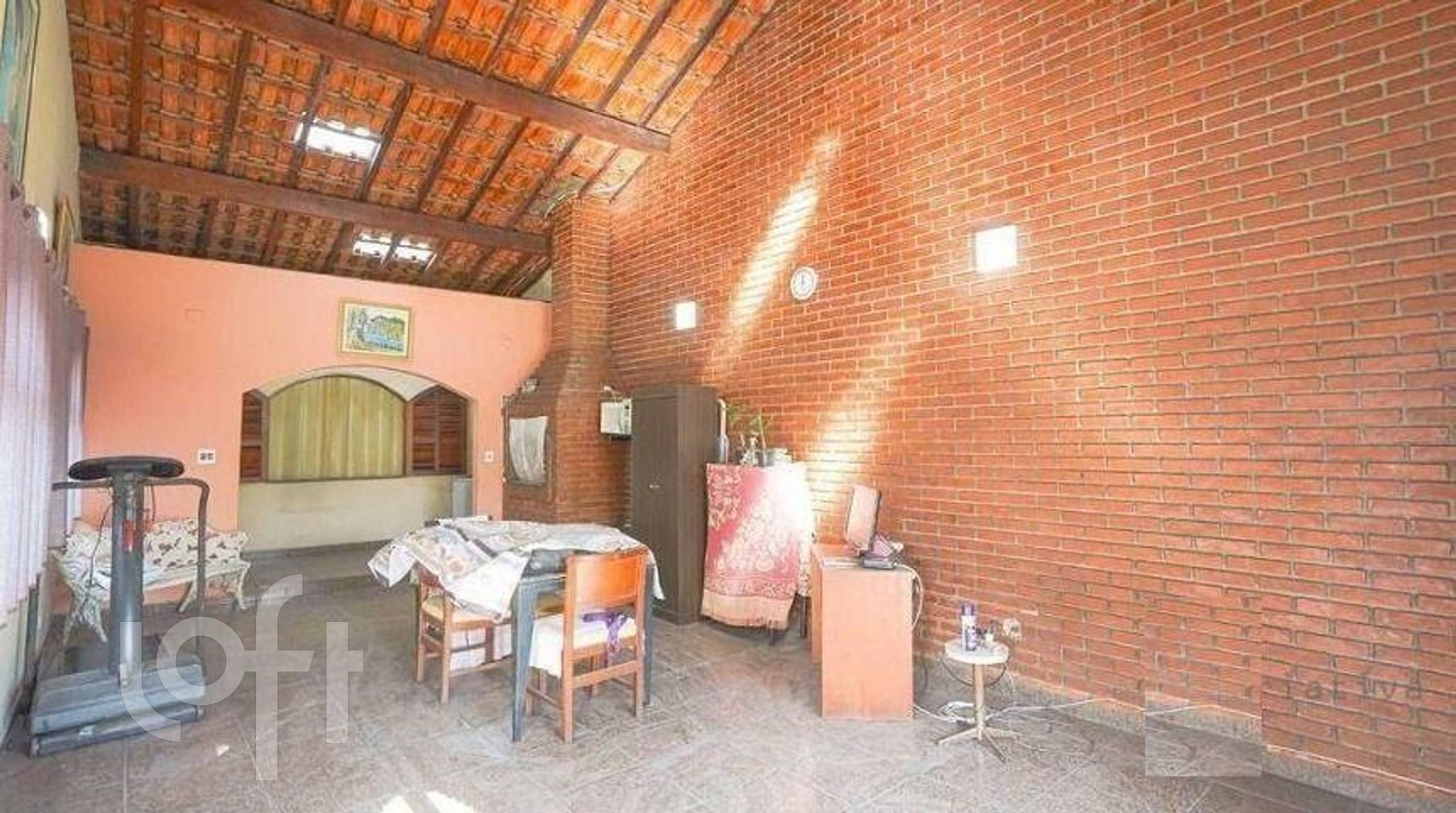 Casa à venda com 4 quartos, 250m² - Foto 4