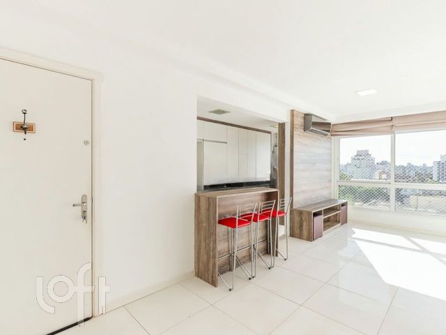 Apartamento com 83m², 3 dormitórios, 1 suíte, 2 vagas, Santana em Porto Alegre