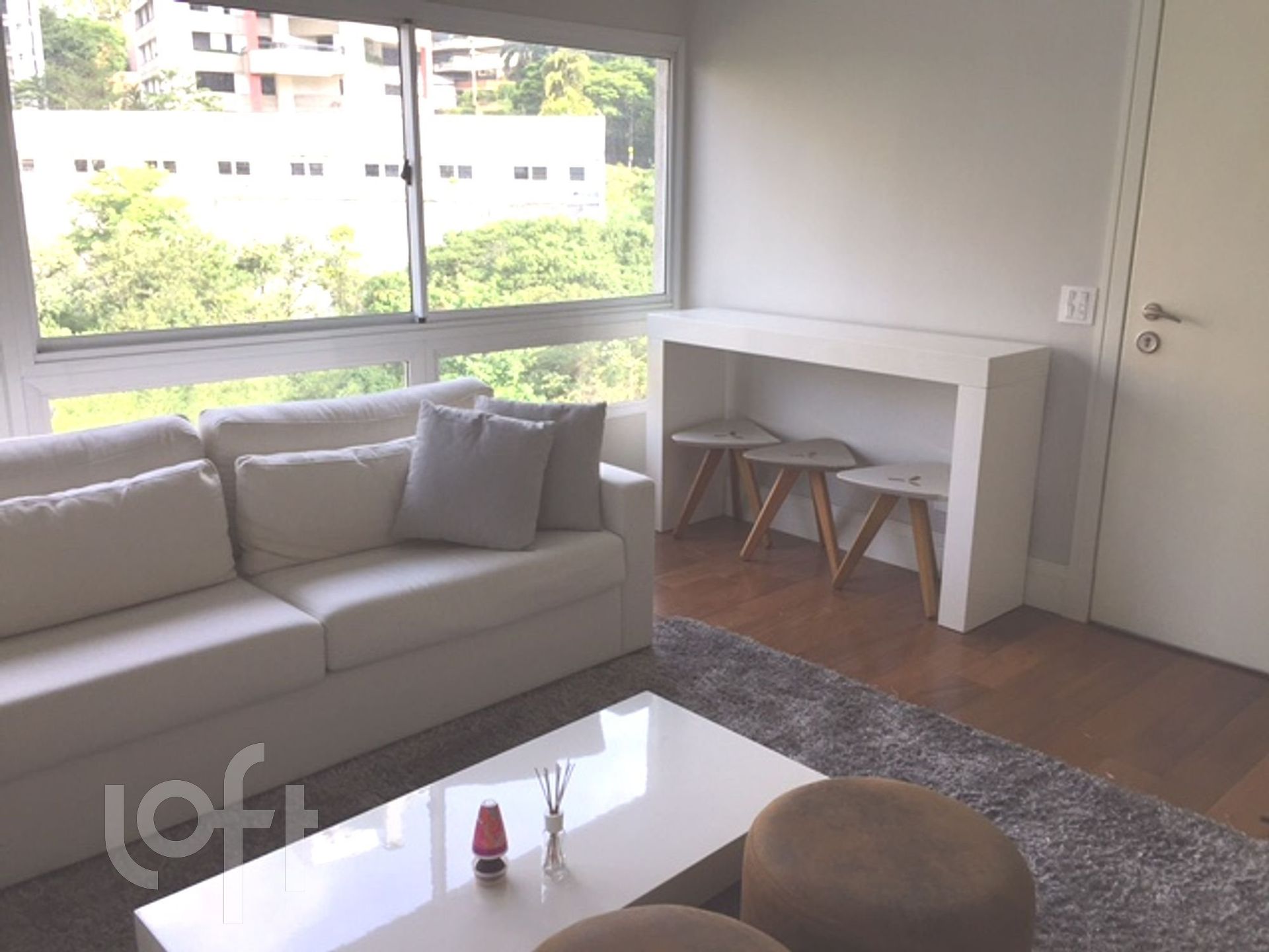 Apartamento à venda com 3 quartos, 200m² - Foto 1