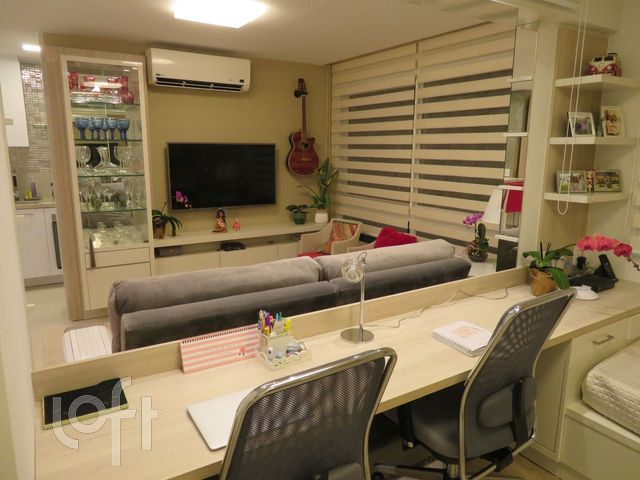 Apartamento com 64m², 2 dormitórios, 1 suíte, 1 vaga, Jardim Botânico em Porto Alegre