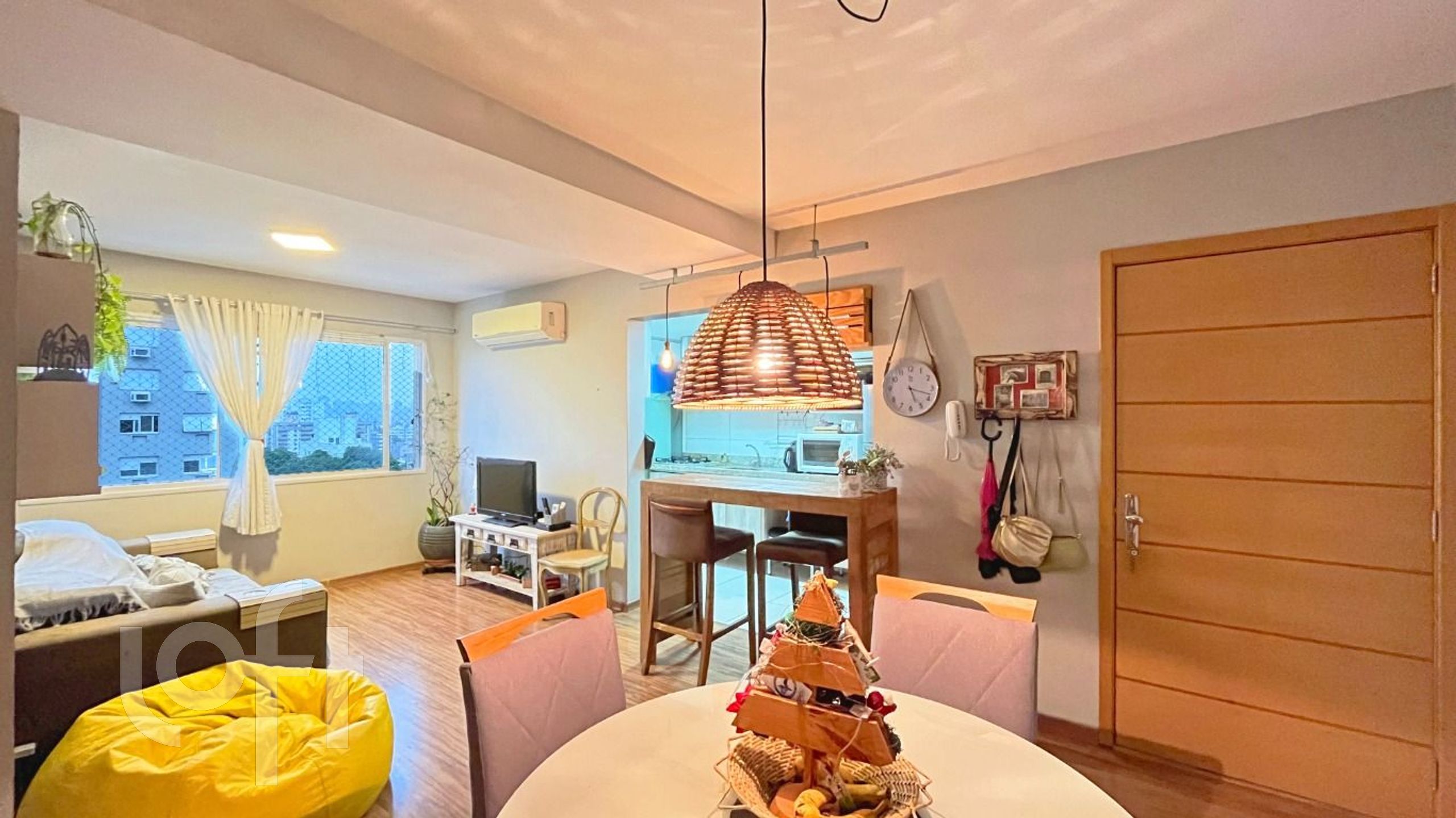 Apartamento à venda em Partenon com 82 m², 3 quartos, 1 suíte, 2 vagas