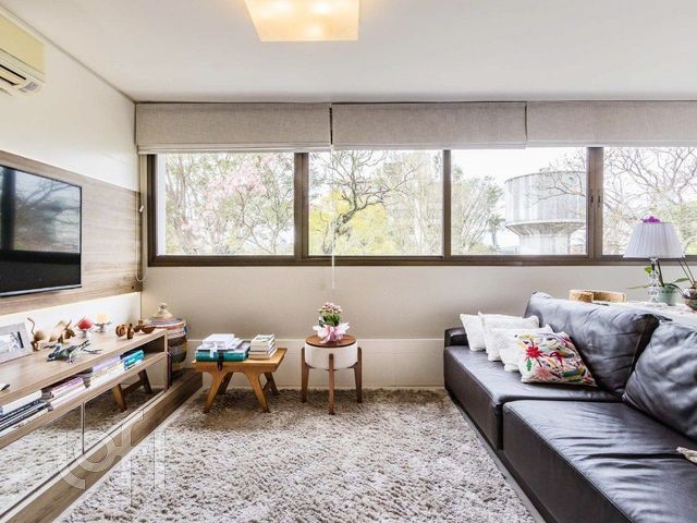 Apartamento com 90m², 2 dormitórios, 2 suítes, 2 vagas, Petrópolis em Porto Alegre