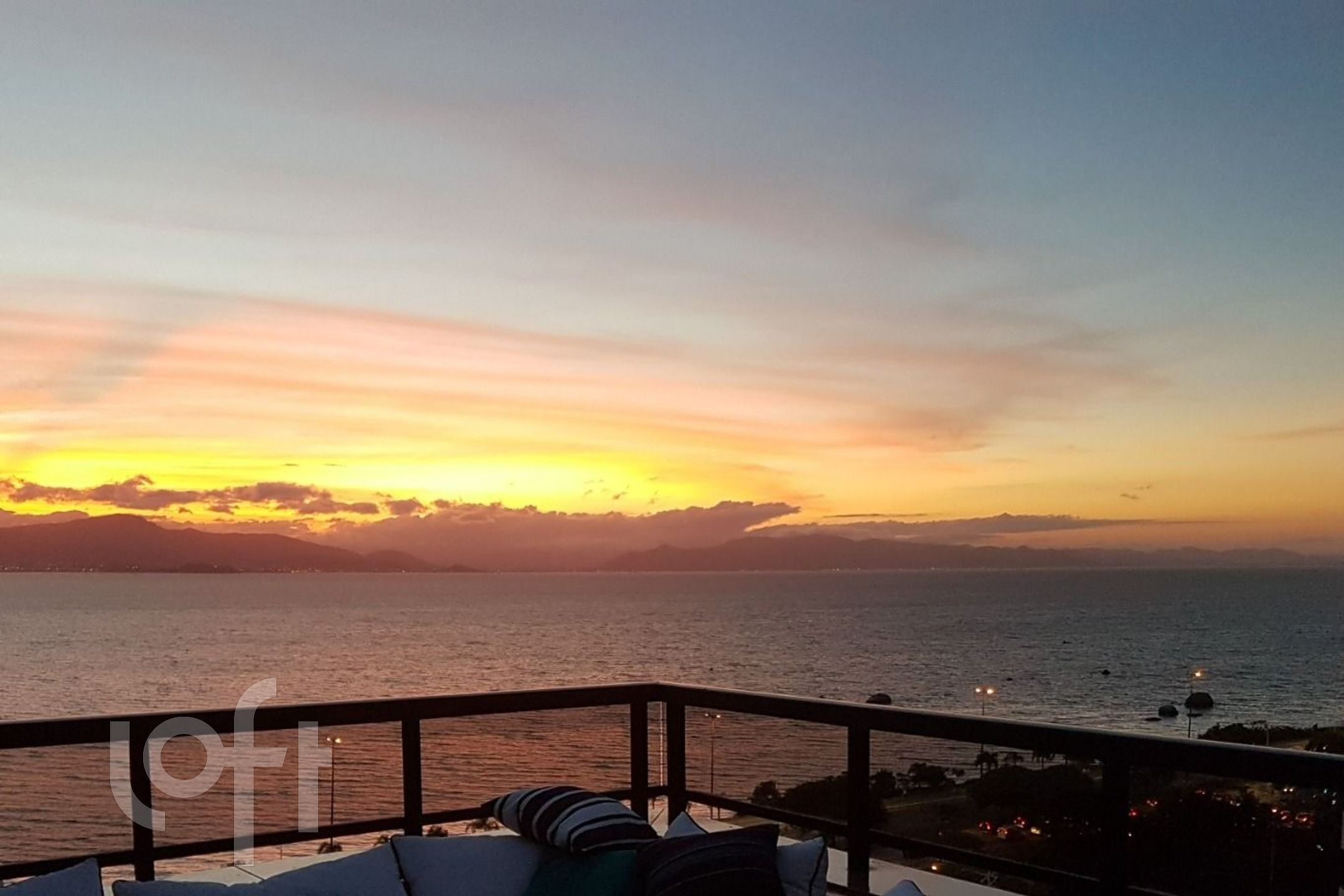 Apartamento à venda em Agronômica com 303 m², 4 quartos, 2 suítes, 3 vagas