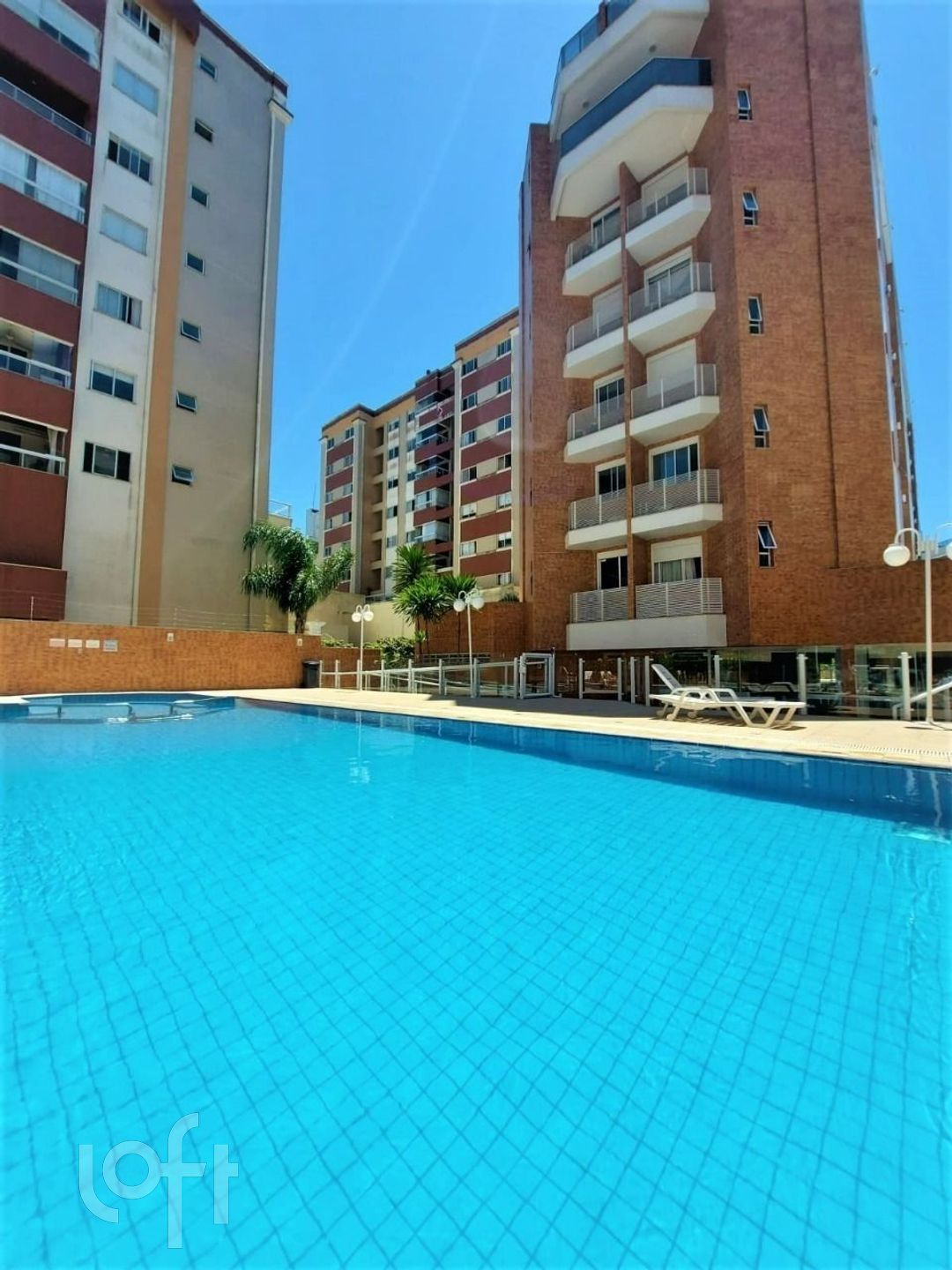 Apartamentos com 121m², 3 quartos, 1 suíte, 2 garagens, no bairro Córrego Grande em Florianópolis