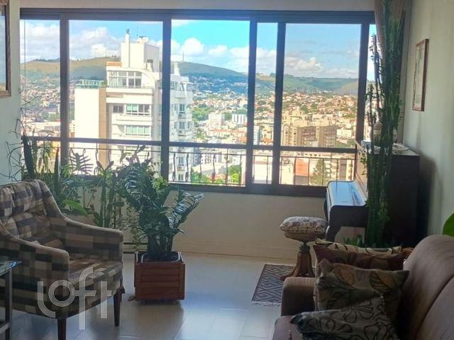 Apartamento com 110m², 3 dormitórios, 1 suíte, 1 vaga, Petrópolis em Porto Alegre