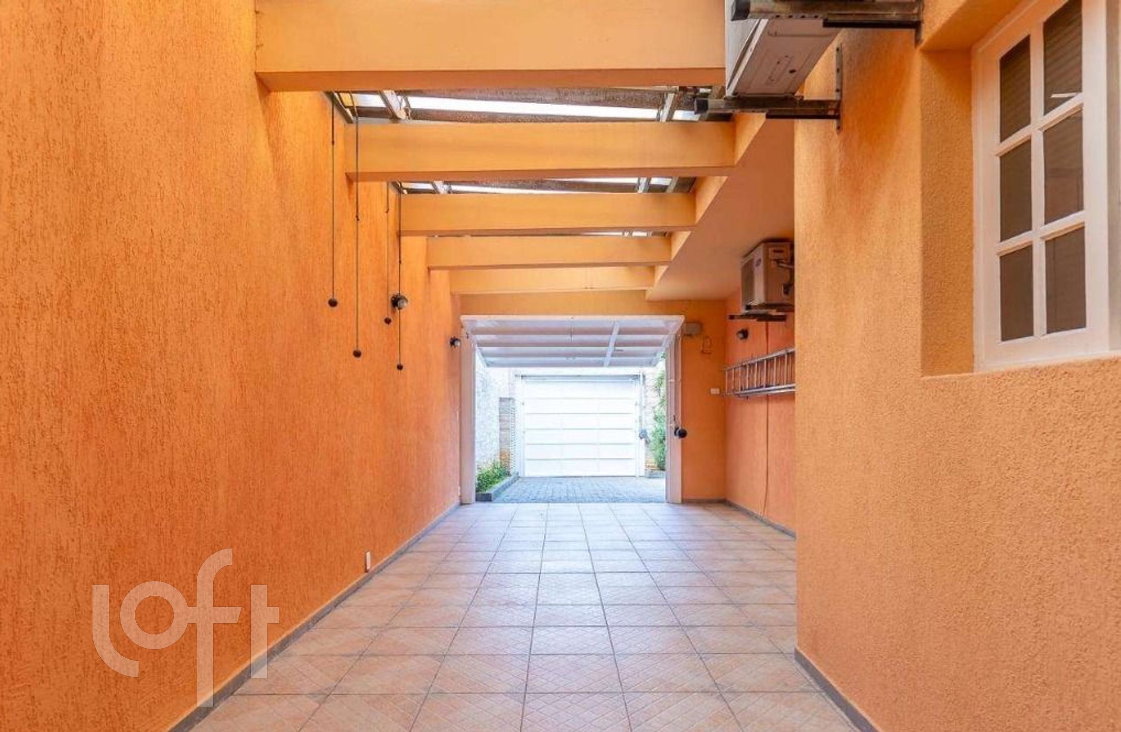 Casa à venda com 3 quartos, 220m² - Foto 3